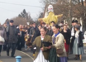 FARSANGFARKA – Elkergettük a telet