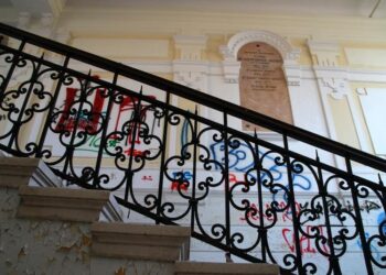 GYEREKKÓRHÁZ – Nem adja a kormány a „babaruhát”