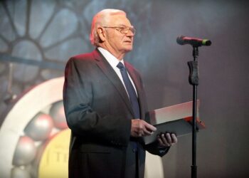 TOLNAY-DÍJ – Több évtized Thália szolgálatában