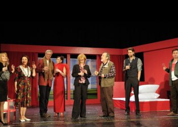 VENDÉGJÁTÉK – Színházkomédia