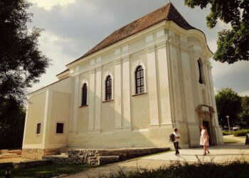 RÉGIZENE – Koncert a jezsuita templomban