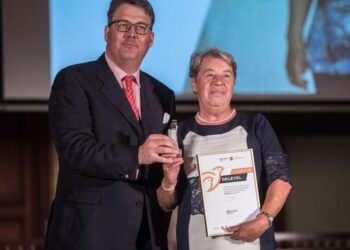 ELISMERÉS – Kisné Lovasi Mária Jószolgálat-díjat kapott