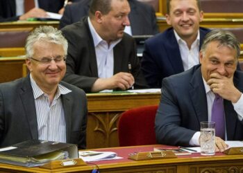 NER – Vadászat a centrális erőtérben