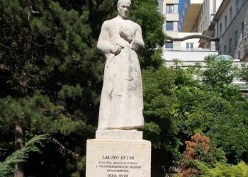 ÜNNEP – Laczkó Dezső lenéz a nép gyermekeire