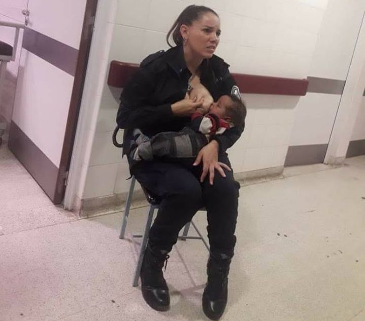 A képet Marcos Heredia rendőr készítette Celeste Ayala rendőrnőről 2018. augusztus 16-án