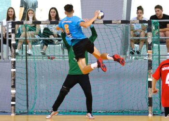 KÉZILABDA – Kispad helyett a pályán