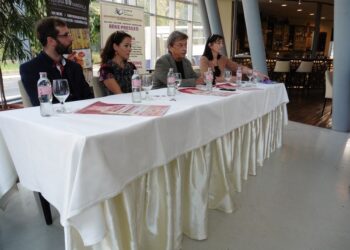 PANNON VÁRSZÍNHÁZ – Bárszínház a kávézóban