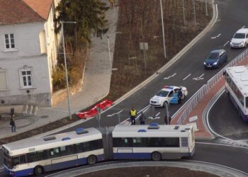 ÉGI JEL – Új körforgalomhoz új buszokat!