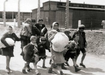 HOLOKAUSZT – Kétszáz eredeti fotó a pokolból