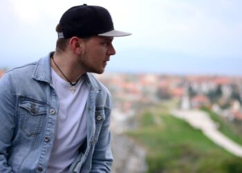 A DAL – Veszprémi fiú a harmincas mezőnyben