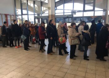 V-BUSZ – Döcögve indult a jegy- és bérletárusítás