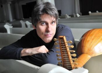 RÉGIZENE – Meghívó egy tihanyi szalonba