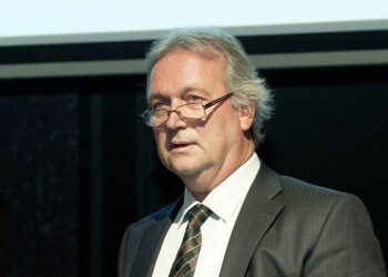 LOVASI ESTÉK – Önzés és elmagányosodás vár ránk?