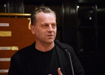 PETŐFI SZÍNHÁZ – Magyarország Érdemes Művésze díjjal tüntették ki Oberfrank Pált