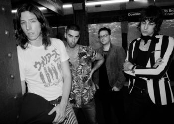 LEMEZBEMUTATÓ – Egyszerre szomorú és mosolygós album