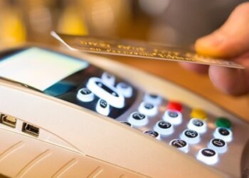 ADATEGYEZTETÉS – Június végén zárolhatják a bankszámlákat