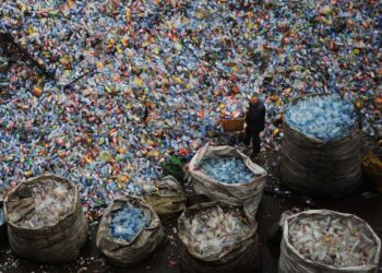 HULLADÉK – A környezetszennyező csomagolás