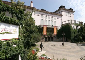 PETŐFI SZÍNHÁZ – Hétpróba és Petőfi Szalon