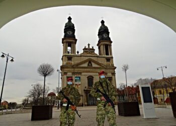 PÁPA – Katonai rendészek járőröznek a városban