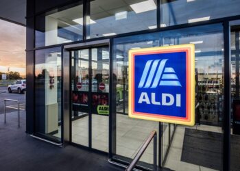 ALDI – Iskoláknak adományozott laptopokat a cég