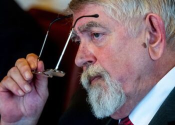 KÁSLER – Akit a hajóágyú eltalál, annak kampó