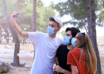 A NAGY KORONATITOK – Liberális ármány, pökhendi hatalom, konteók