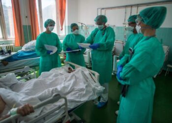 EMBEREK, ÉBRESZTŐ! – Lejtőn a magyar egészségügy