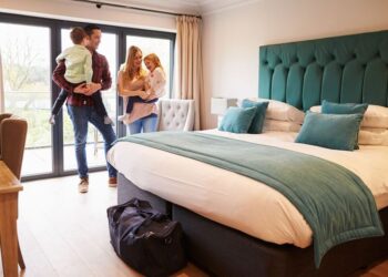 FELMÉRÉS – Átalakultak a magyarok utazási szokásai a koronavírus miatt