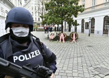 BÉCS – Megtört és kiürült a város