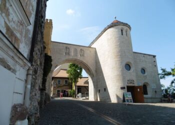 NYOMTASSTEIS – Pénzelvonásokkal teszik tönkre az ellenzéki önkormányzatokat