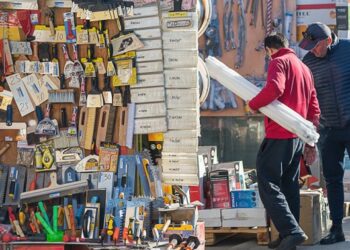 NEM ZÁR BE – Később kezdődik a vásárcsarnok felújítása