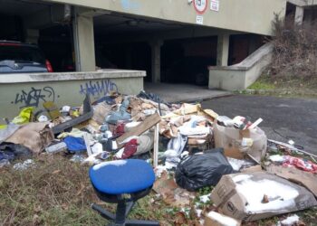 NAPIMORGÓ – Lent a szemét, fent az enyészet