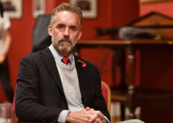 KÖNYV –  Túl a renden