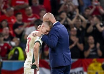 EB – Schäfer András könnyei