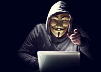 Miért fontos letakarni gyermekeink webkameráját?