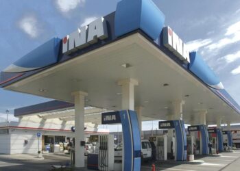 Miért nem fagyasztja be a kormány az üzemanyagárat?