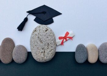 KÖZÉRZET – Hazug, hamis, álságos