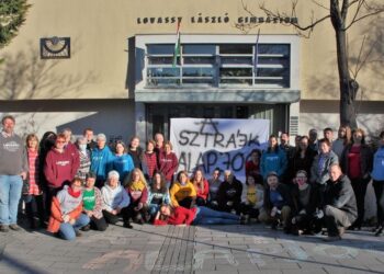 ENGEDETLENSÉG – A Lovassy tanáraival