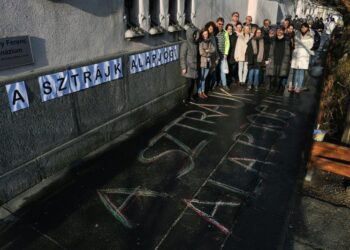 OKTATÁS – Polgári engedetlenségi hullám