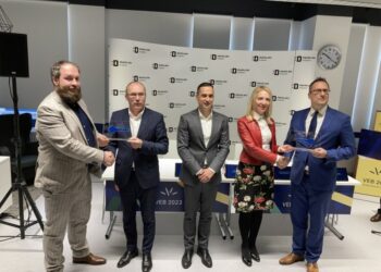 DIGITÁLIS TUDÁSKÖZPONT – Minden korosztálynak