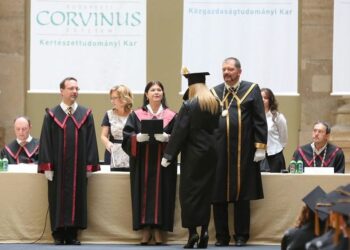 SZUBJEKTÍV – Mégiscsak kellenek a diplomások