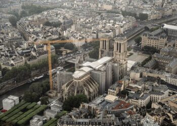 Parázs vita a katedrális felújításáról