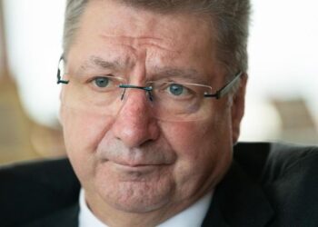 PARRAGH – A kamara is szabadulna tőle?