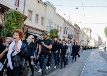 AZ OKTATÁSÉRT – Élőlánc Veszprémben