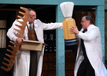 ILLATSZERTÁR – Egy békebeli komédia