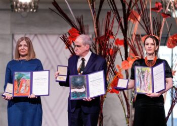 NOBEL-BÉKEDÍJ: Orosz és ukrán aktivistáknak megosztva