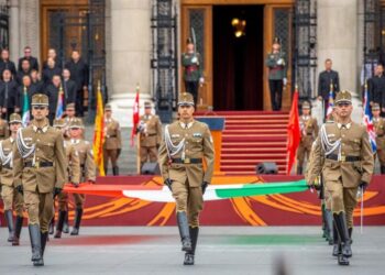 HORVÁT NÉZŐPONT – „Orbán tisztogat a hadseregben”