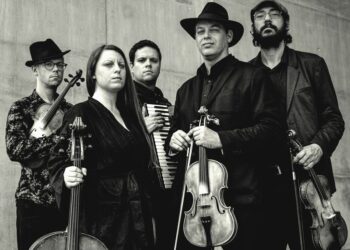 Találkozások Zenevárosban – Janusz Prusinowski Kompania & Erdőfű