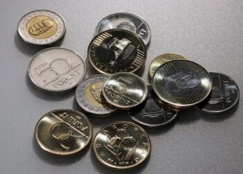 Az éhezés küszöbén a tanárok és az egészségügyi szakdolgozók