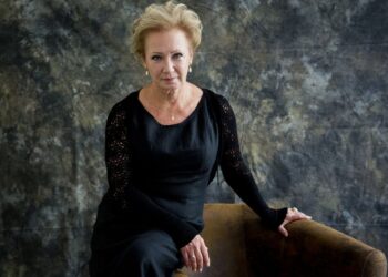 Udvaros Dorottya estje a Hangvillában